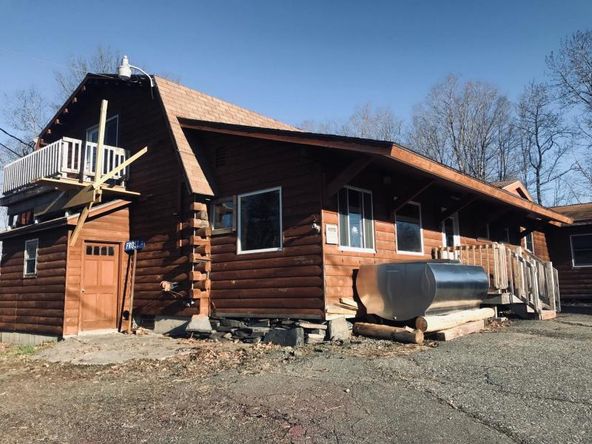 94 Main Rd, Abbot, ME 04406
